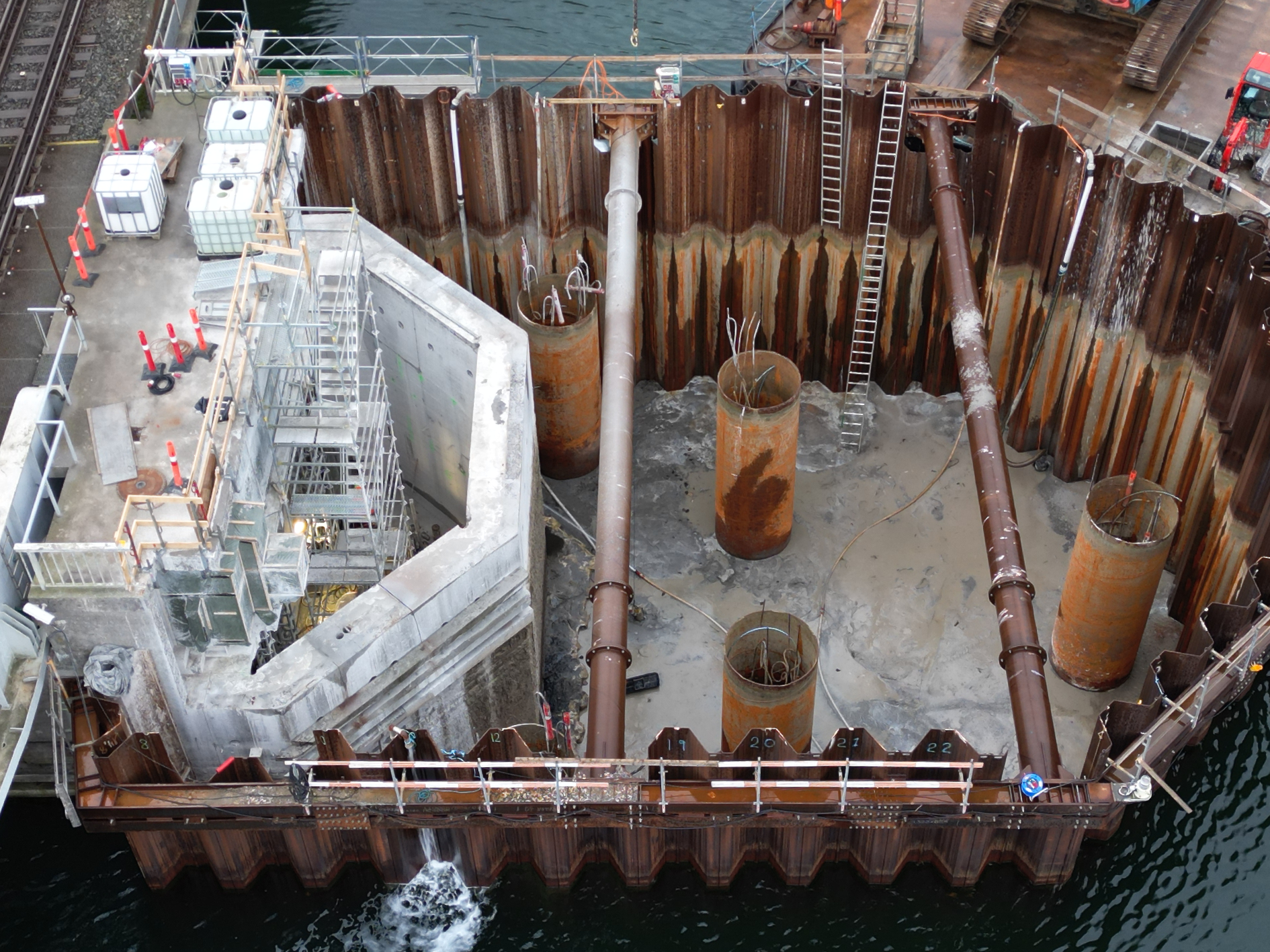 Tømt cofferdam i Guldborg Sund i forbindelse med KFIX-byggeriet