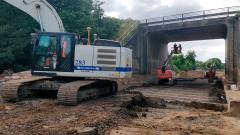 Sporsænkning under broen ved Skanderborgvej i Aarhus i forbindelse med den kommende elektrificering mellem Fredericia og Aarhus.