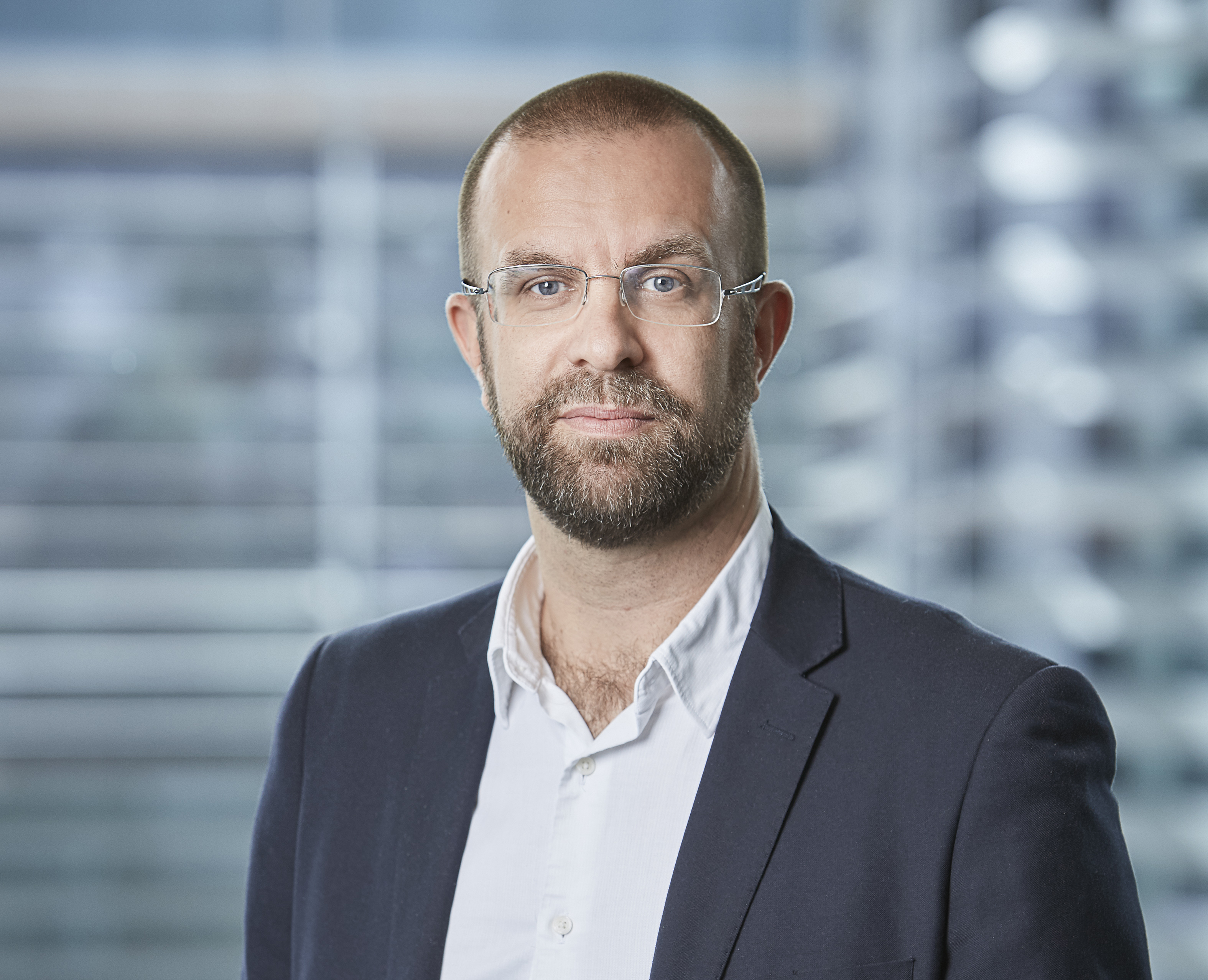 Adm. direktør Hakon Iversen Adm. direktør Hakon Iversen