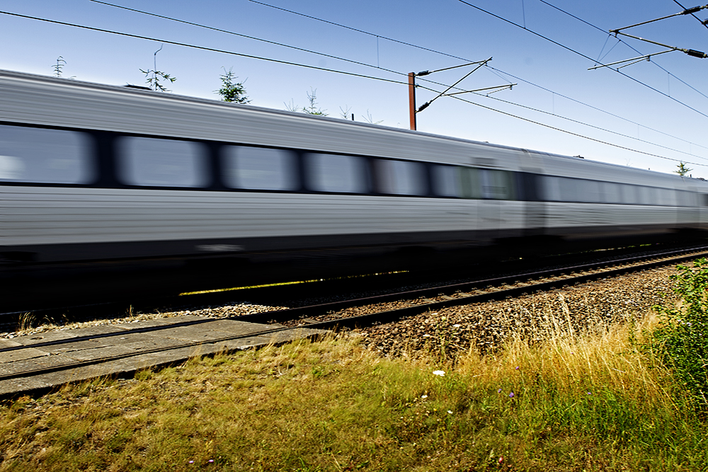 Intercitytog i fart