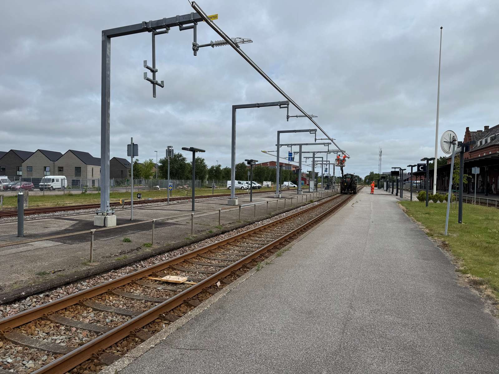Ladeskinner til opladning af batteritog på Holstebro Station